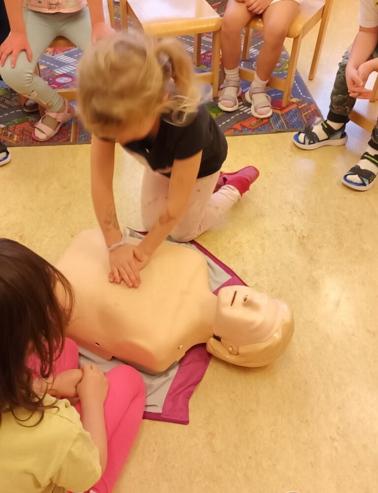 Liblikapere õppis abivajajat aitama